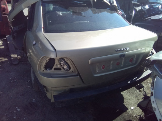 2001 VOLVO S40 HATASIZ 2000 TURBO BAGAJ KAPAĞI.