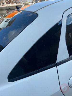 fiat linea 2015 sağ arka kelebek cam orijinal