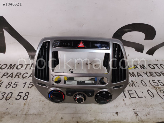 HYUNDAİ İ20 ORTA HAVALANDIRMA TEYP ÇERÇEVE