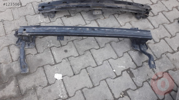 peugeot 301 çıkma ön tampon demiri