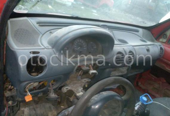 2006 model renault kangoo 1.9 çıkma göğüslük torpido