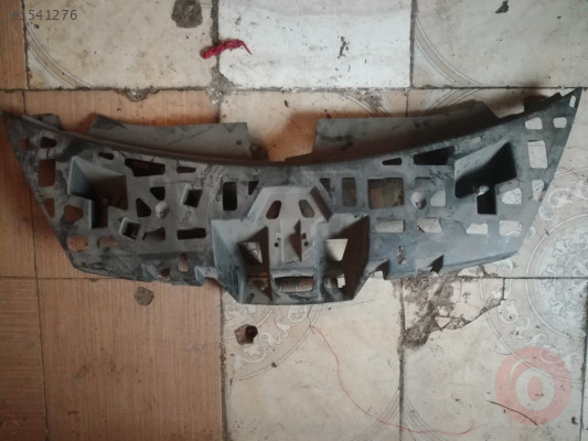 Clio 3 ön tampon iskelet üst /braketi.620364127R