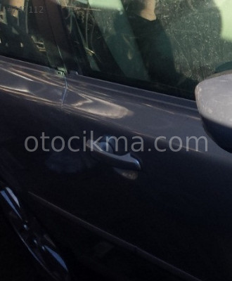2005 MODEL VOLVO V50 SAĞ ÖN KAPI KOLU ÇIKMA.