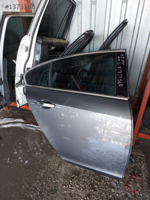 OPEL İNSİGNİA SAĞ ARKA KAPI ÇIKMA PARÇA