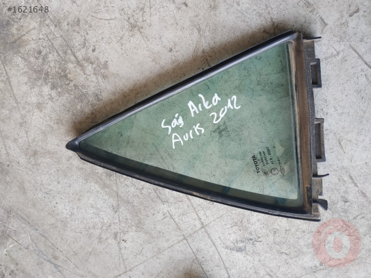 Toyota Auris sağ arka cam 2012
