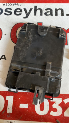 8D0927355A passat b5 konfor beyni alt koruyucu kapağı yuvası