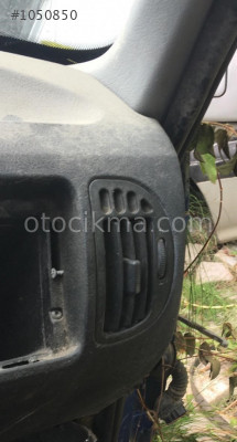 1998 model peugeot 106 çıkma sağ üfleme ızgarası