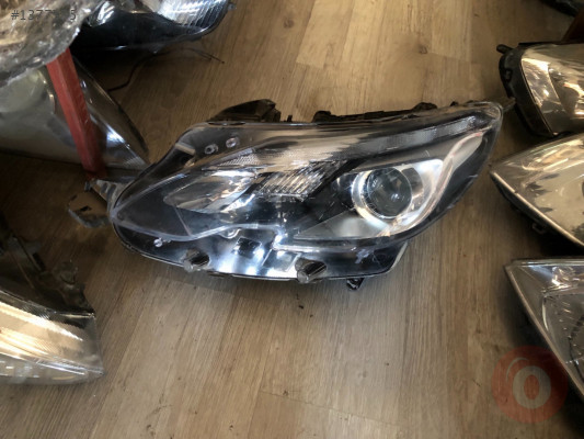 Peugeot 2008 sol mercekli far