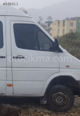 1997 mercedes sprinter 412d çıkma sağ ön kapı
