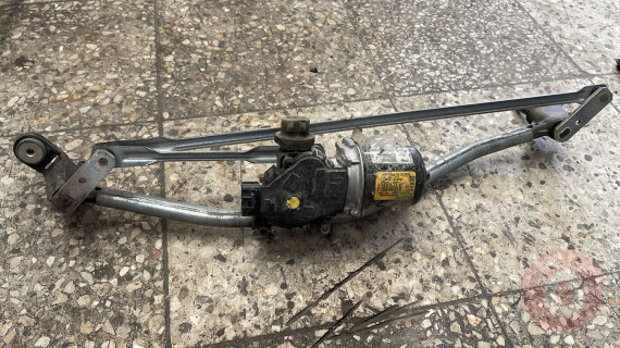 DACİA SANDERO ÖN CAM SİLGİ MOTORU ORJ ÇIKMA