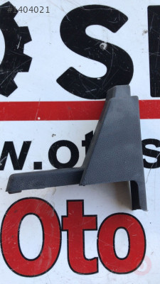 8V0863424A audi a3 sağ bagaj kaplaması destek braketi
