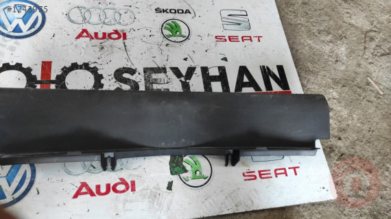8W5863471B audi a4 16-19 arka panel iç kaplama