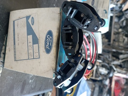 FORD DİREKSİYON KORNA TEM.ŞARTELİ.4031601