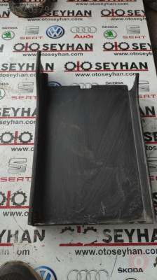 3B0885943E vw passat b5 arka koltuk kol dayama iç kaplaması