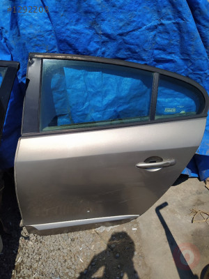 RENAULT FLUENCE SOL ARKA KAPI