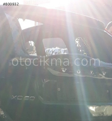 2010 VOLVO XC60 ÇIKMA BAGAJ SİLECEK KOLU MEVCUTTUR.