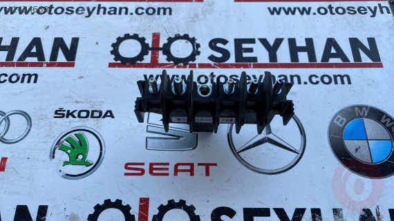 5Q0937125G golf 7 a3 dış sigorta kutusu kablo bağlantı yuva