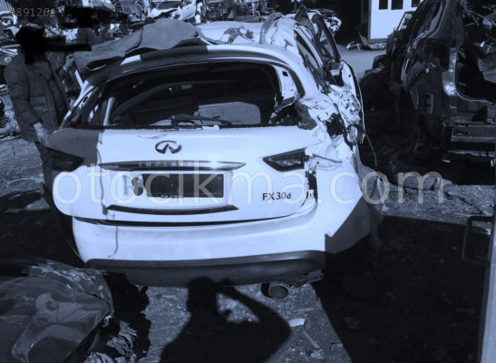 INFINITI FX35 ÇIKMA ARKA TAMPON.