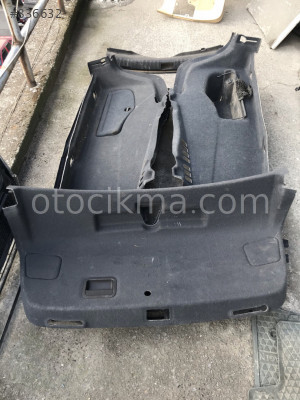 Audi A6 bagaj döşemesi