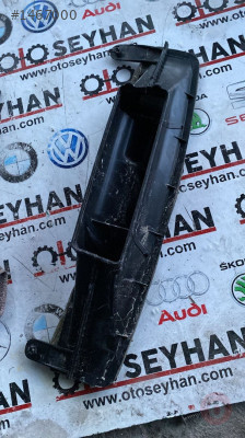 8P1858431A audi a3 2008 göğüs ön cam havalandırma kanalı