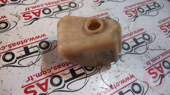 Toyota Corona Su Bidonu