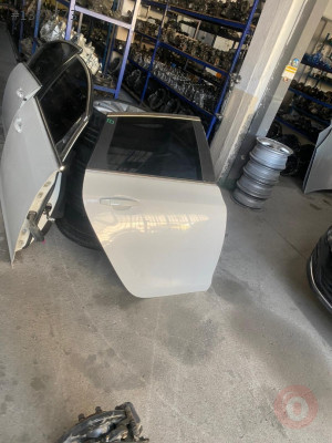 Opel Astra j beyaz boyasız hatasız çıkma sağ arka kapı