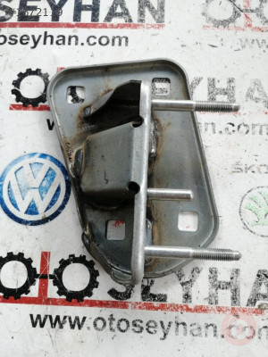 8P1857021A audi a3 2010 göğüs bağlantı demiri sol
