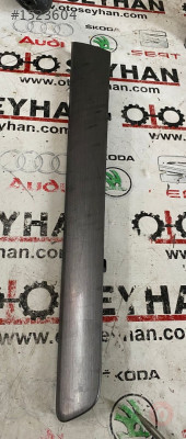 5C6867439A volkswagen jetta 2011 sol ön kapı kartonu çıtası