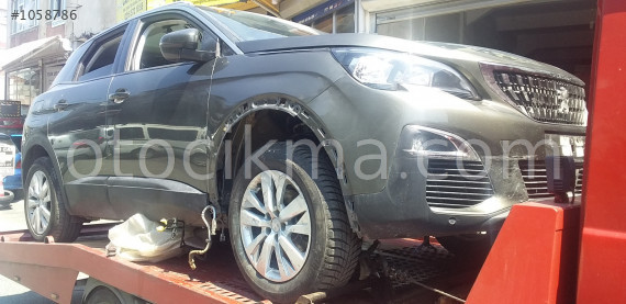 Peugeot  3008 far sağ  ön