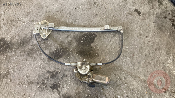 RENAULT MEGANE 1 ARKA SAĞ KAPI CAM KRİKOSU