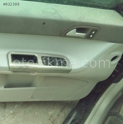 ÇIKMA 2005 VOLVO V50 ARKA KAPI KOLÇAĞI.