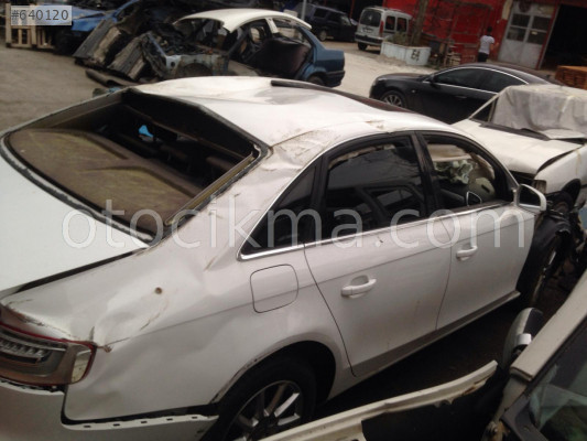 Audi A4 2013-16 2.0 TDİ Sağ ön kapı beyaz hatasız orjinal