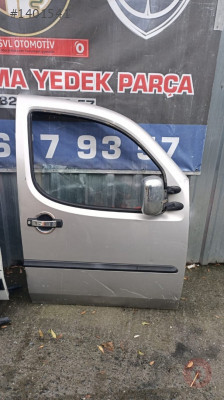 Fiat Doblo sağ ön kapı
