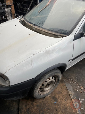 OPEL COMBO SOL ÖN ÇAMURLUK ÇIKMA