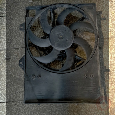 Peugeot 208 fan MOTORU komple
