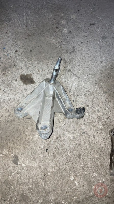 Renault Megane 2 şanzıman kulağı ayağı