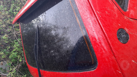 peugeot 205 1.4 benzinli çıkma bagaj camı