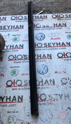 5N0839479A tiguan 2012 sol arka kapı iç cam sıyırıcı fitil