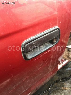 1999 TOYOTA HİLUX LN145  ÇIKMA KAPI KOLU