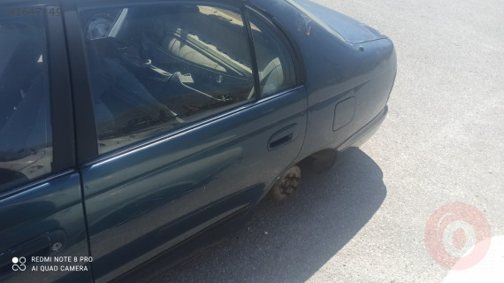 Toyota Corona sol arka kapı