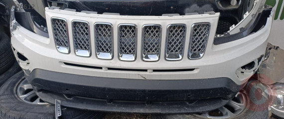 Jeep Compass ön tampon dolu