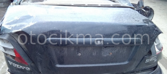 KOMPLE ÇIKMA 96 VOLVO S40 BAGAJ KAPISI.
