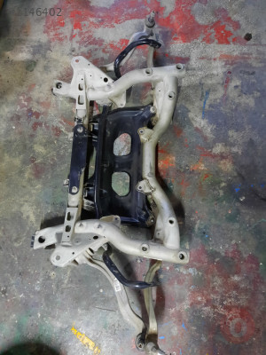 MERCEDES W204 W212 E SERİSİ MOTOR ALT TRAVERSİ