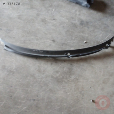 Audi A6 c5 çıkma ön cam ızgarası 4B1819403