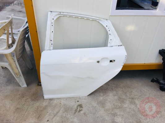 Ford focus 3 sol arka kapı beyaz renk