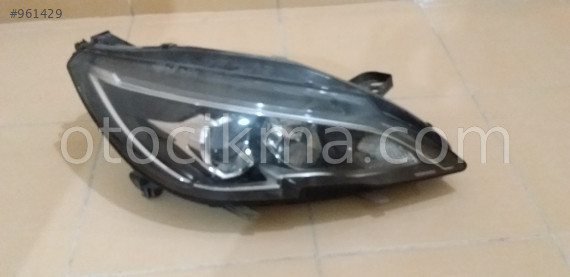 Peugeot  308 mercekli far sağ