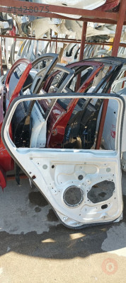 Volkswagen Golf 5 sol arka kapı iç kasası
