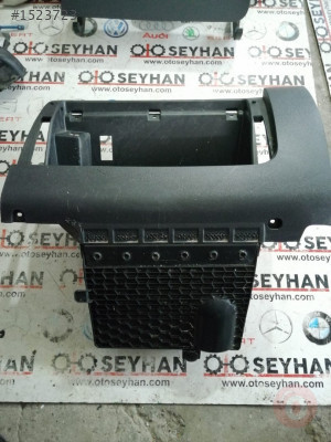 5JB857097E seat toledo 2013 torpido gözü yuvası