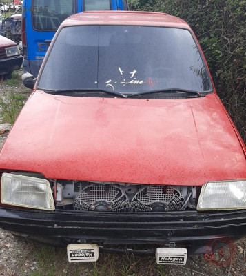peugeot 205 1.4 benzinli kesme ön kasa