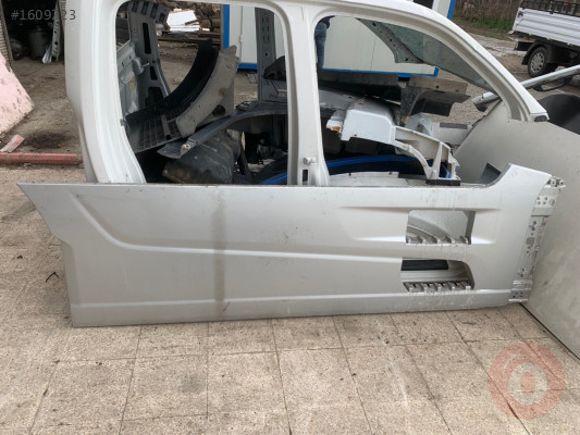 FORD F MAX ÇIKMA ORJİNAL SAĞ YAN PANEL KORUMA